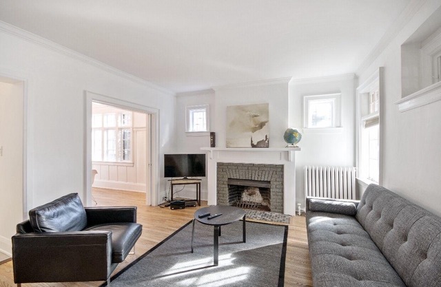 Beautifully Renovated Toronto Home with great outdoor space and deck
