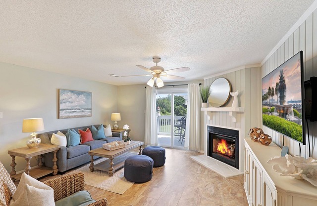 Beautifully Updated 2nd Floor Villa; Golf Course Views; Amenities Available for a Fee