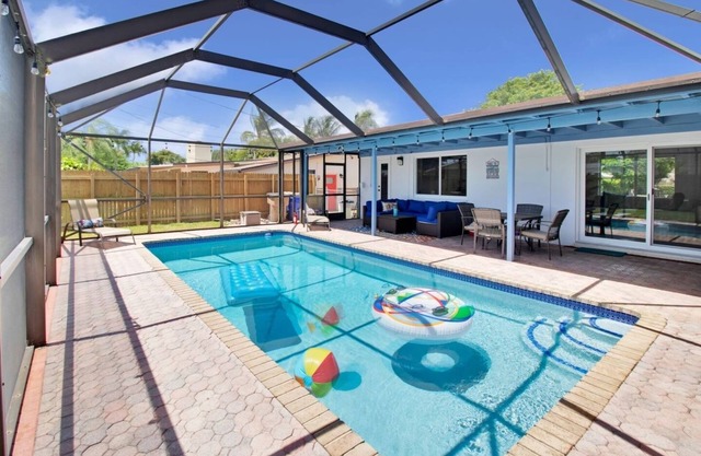 Beauty and the Beach Vacation House|Backyard w/Heated Pool +Games