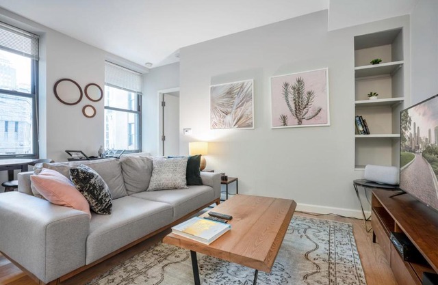 Beauty in Back Bay 1BR w Gym nr the Common BOS-16