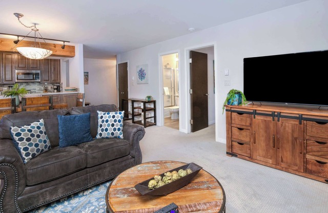 Beaver Creek Townsend Getaway – Ski In/Ski Out!