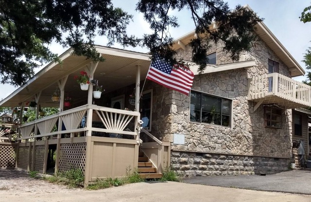 Beaver Lake Heavenly Hideaway B&B