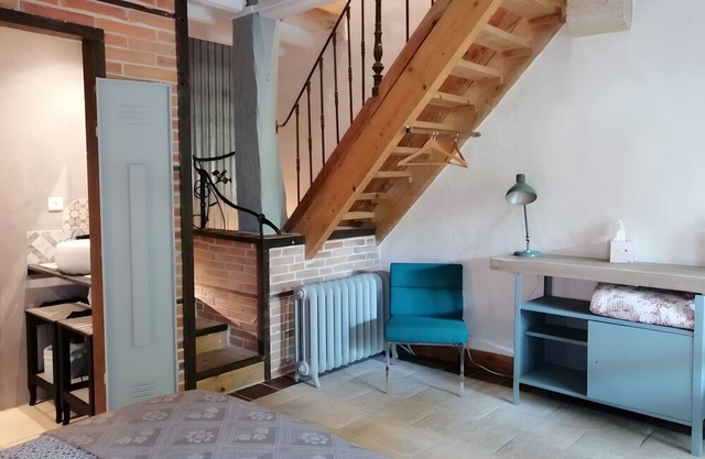 Bed and Breakfast 'L'orée De Lansot - Chambre Atelier' with Shared Terrace, Shared Garden and Wi-Fi