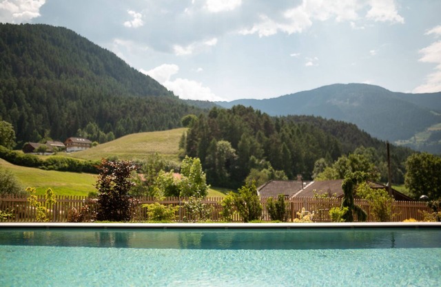 Bed & Breakfast "Castel Maurn Suite von Brackel" with View, Shared Pool & Wi-Fi