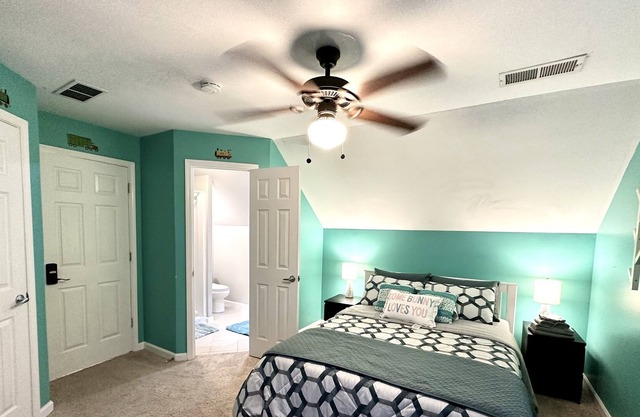 Bedroom wt private bathroom &bar
