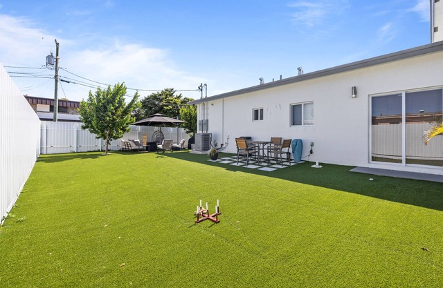 Bee Our Guest-Free Parking-Private Fence Turf/Patio-Grill-Fire Pit