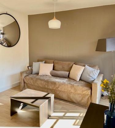 Bel appartement cosy dans résidence avec piscine 5 minutes plage