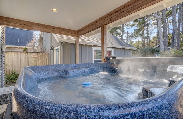 Bella Beach has All the Amenities You Want, Separate Game Room, Covered Hot Tub!