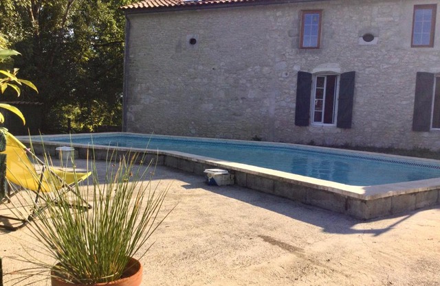 Belle et spacieuse chambre d’hôtes avec piscine