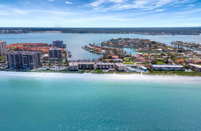 Belleair Beachfront Getaway