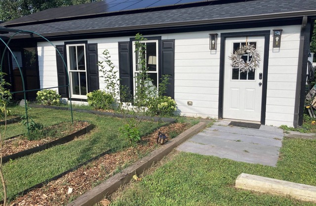 Belmont Carriage House