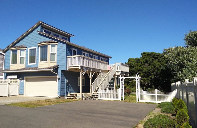 Belo de Rosa: Beautifully remodeled on scenic Beach Loop Road