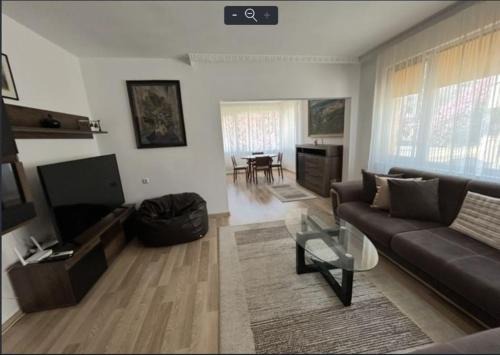 Benkovski Grand Apartment