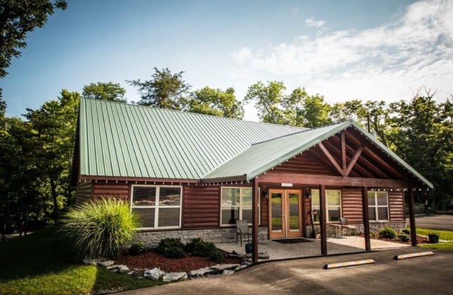 Bentonville Area Private,Luxury Retreat