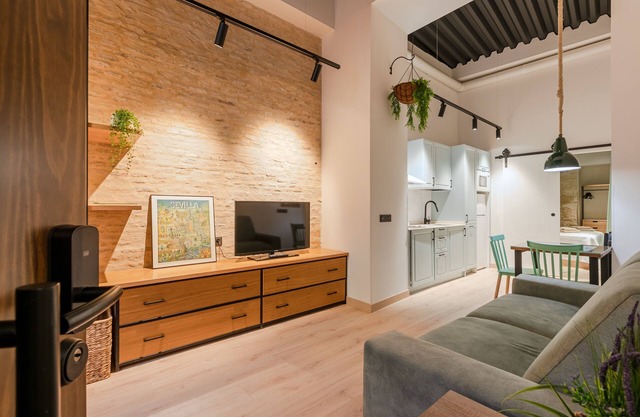 Berengaria Mushroom Lofts. Apt 1