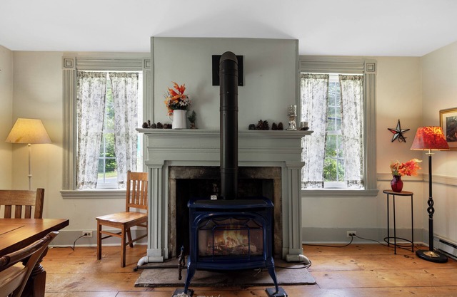 Berkshires Family Inn – For Getaways & Big Groups! Walkable to Butternut!