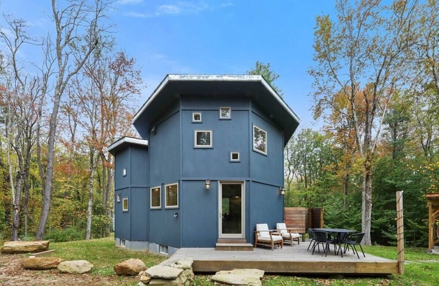 Berkshires Retreat W/Sauna by Evergreen Home