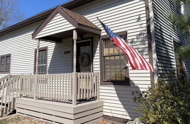 Berrien Springs Village Home w/ Fire Pit