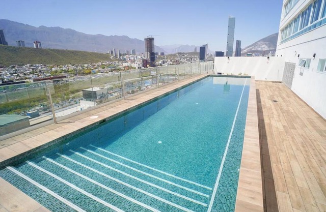 Best Apt Luxury Modern New 2BR Gym Pool 3mins SPGG