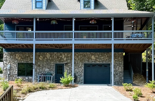Best Catch Cabin | Riverfront house in Sylva with firepit, fireplace, & kayak