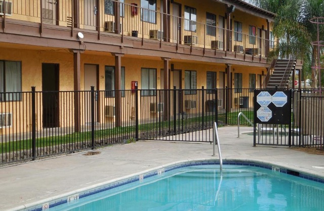 Best Economy Inn & Suites
