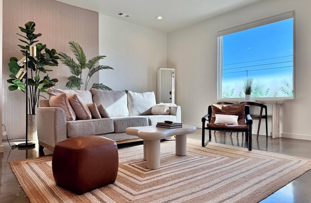 Best Location @ Downtown Bentonville, 2BDS, 1BA