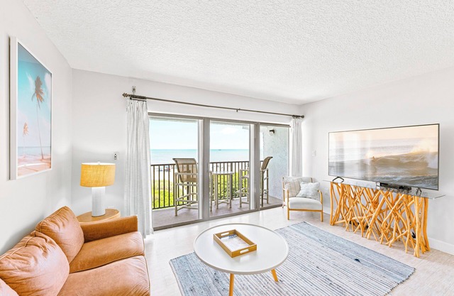 Best Location Stunning Oceanfront Condo with Breathtaking Views