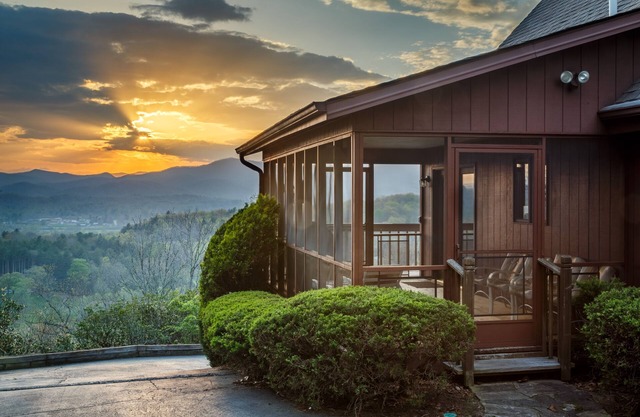 Best of All Worlds Breathtaking Views Impeccably Clean Winter Rates