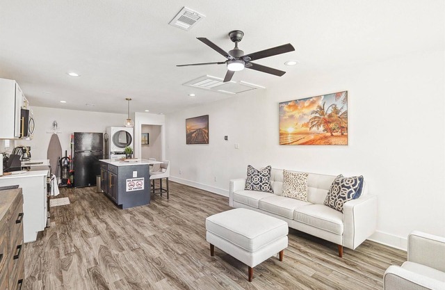 Best of Bishop Arts, 2BD with Style & Comfort