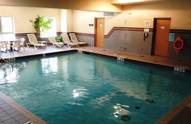 Best Western Plus Burlington Inn & Suites