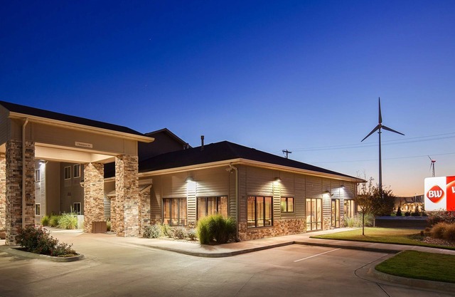 Best Western Plus Night Watchman Inn & Suites