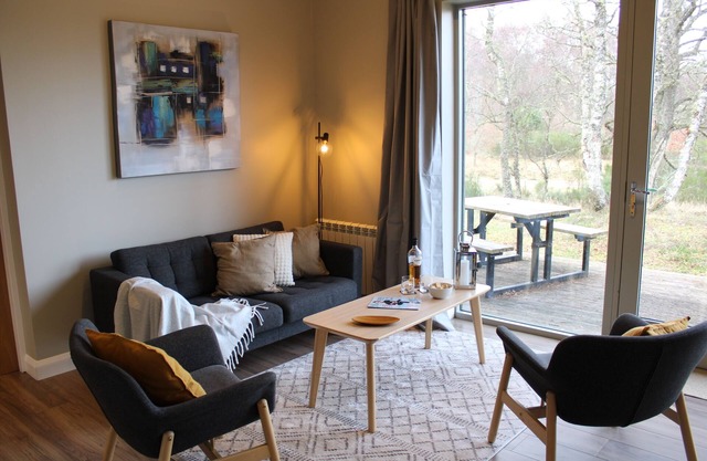 Betula Chalet- the best of Coast & County in the Scottish Highlands