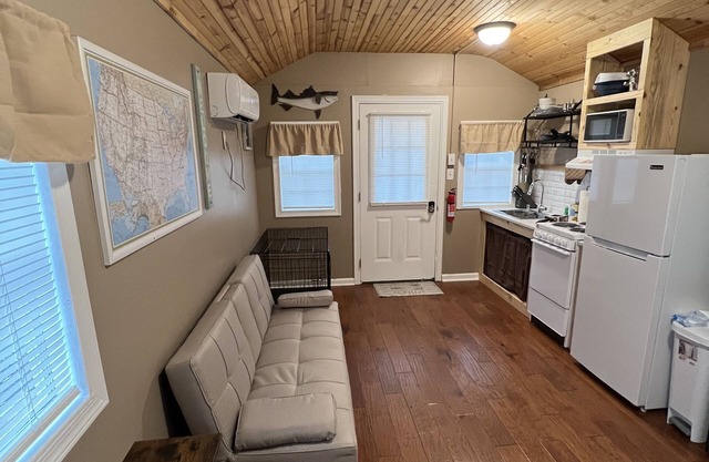 Between The Lakes Pond Cabin- Free Park Pass