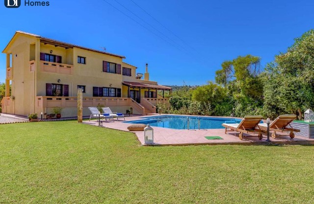 BH449 - R - Villa Chania