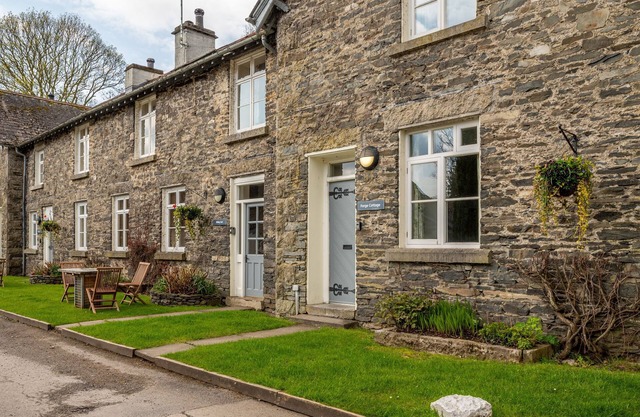 Bibby Lot - sleeps 6 guests in 3 bedrooms