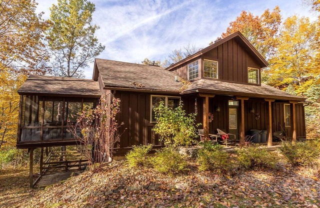 BIG 5BR/5.5BA all ensuite baths, Hot Tub, Screen Porch.