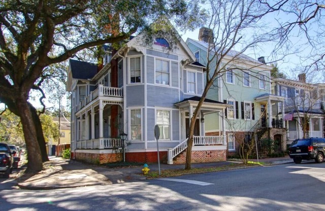Big Blue House - Near Forsyth Park - Lower, Big Blue House - Near Forsyth Park - Lower