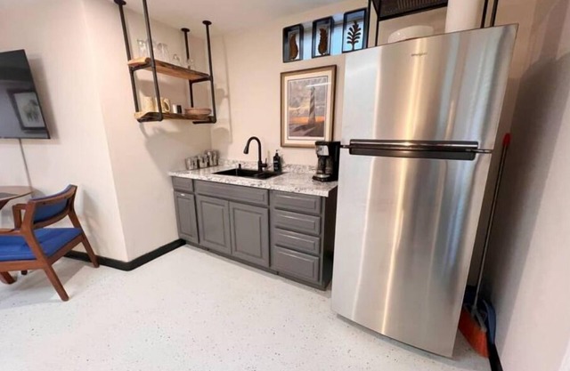 Big Group? Centrally& Stylish 4BR/3.5BA Home