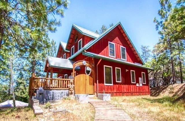 Big Red Cabin at Pine Mountain Lake