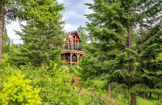 Big Sky Lookout - Gorgeous 1BD + Loft Chalet and Guest House! Great Views