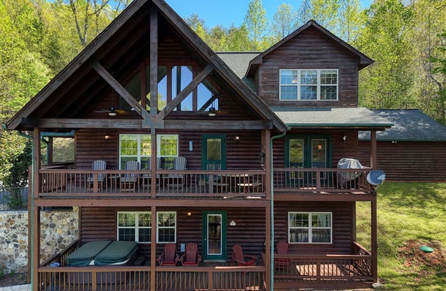 Big Sky Overlook - Hottub- Firepit - Pool Table