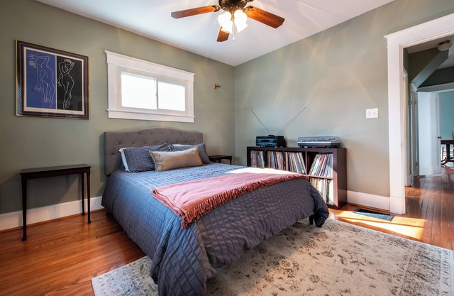 Big space & Big Style: 2 BDR/3BED/2 Bath in Louisville with in home gym