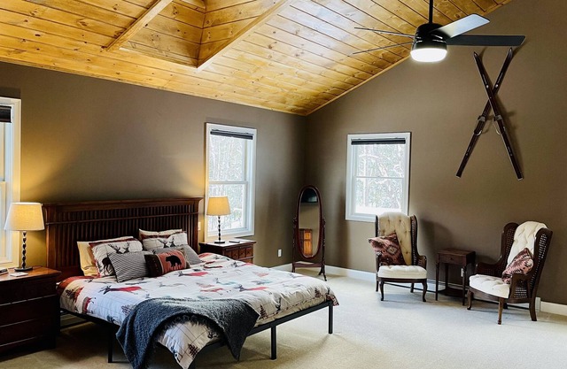 BigBear Lodge - Mt Sunapee/Hot Tub/Firepit - Family Friendly!