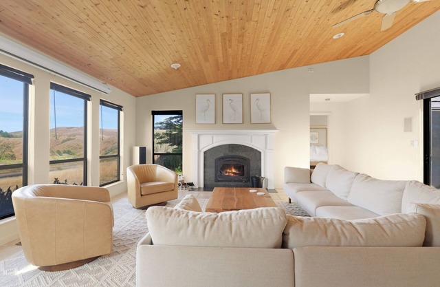 Biggest Backyard in Bodega Bay + Hot Tub