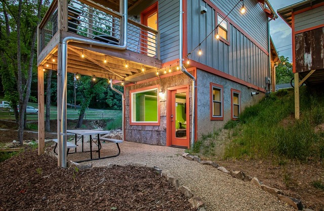 Bike Studio Apartment Near Everything!