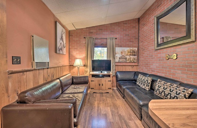 'Bill Pickett' Apt on 50-Acre Ranch - 1 Mi to Lake