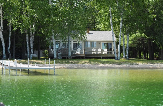 Birch Cove Bungalow - Gorgeous Lakefront with Private Dock!