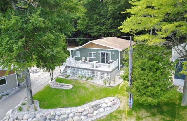 BIRCH - Grace Landing Cottages With Stunning Sunsets Over Hamlin Lake