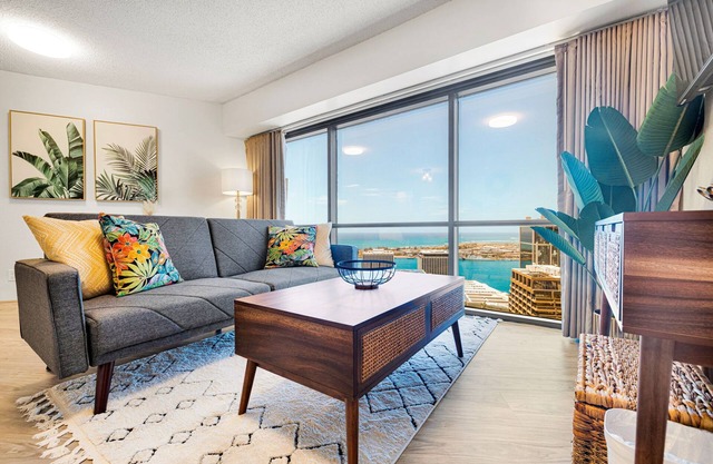 Bishop Suites @ Executive Centre, Ocean View Suite #3903, Heart of Honolulu