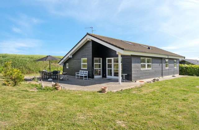 "Bitha" - 400m from the sea by Interhome